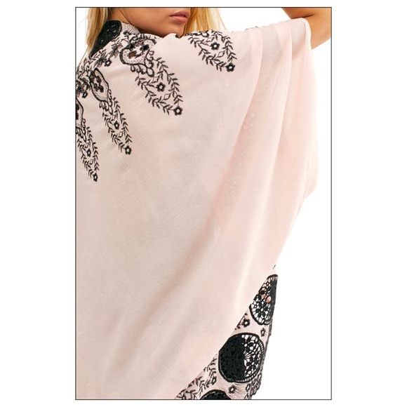 Free People Pink Champagne Eyelet Cocoon Shawl - Picture 3 of 5